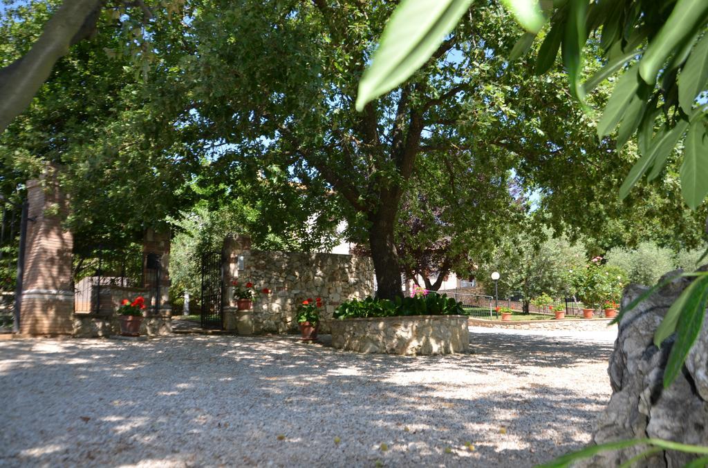 Casale Santa Caterina Aparthotel Amelia Ngoại thất bức ảnh